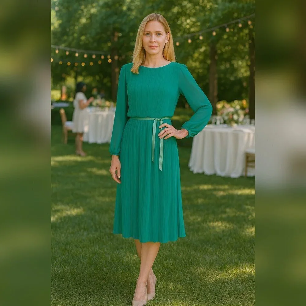 Vintage Discovery Fashion LTD. Size 12 Green Pleated Polyester Dress